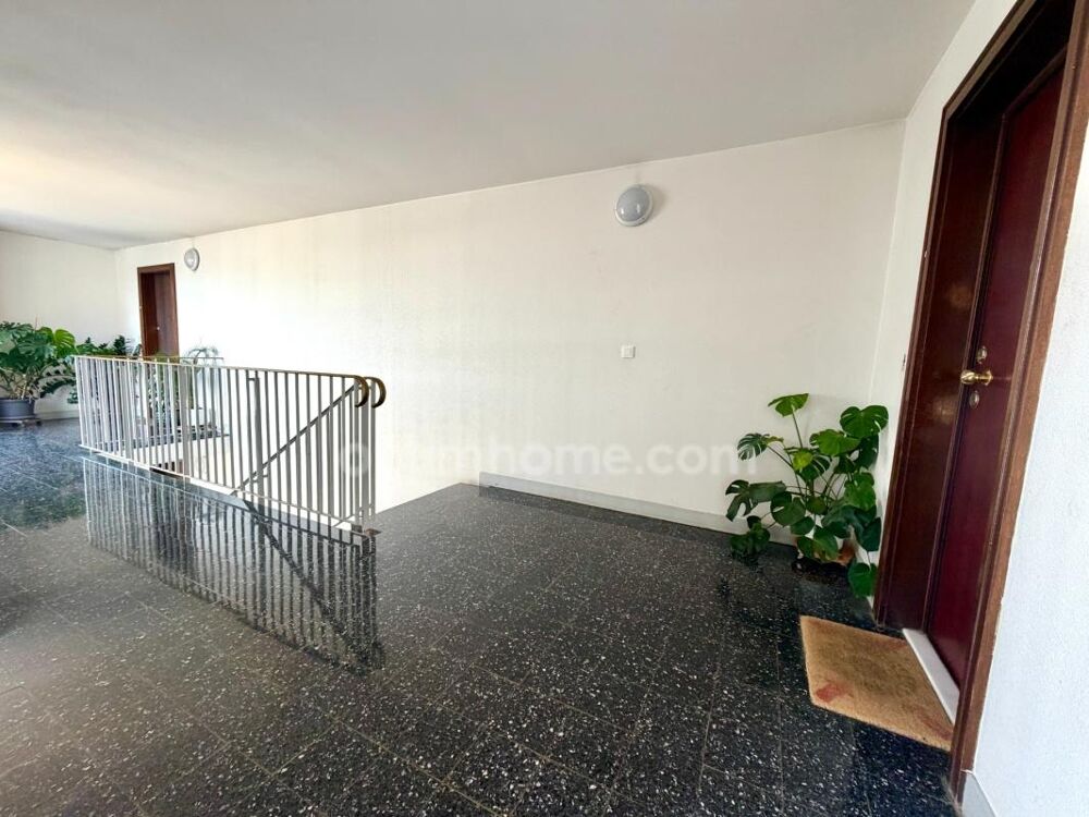 Appartement 4 pièces, 3 chambres / balcon / cave / parking / terrain de tennis