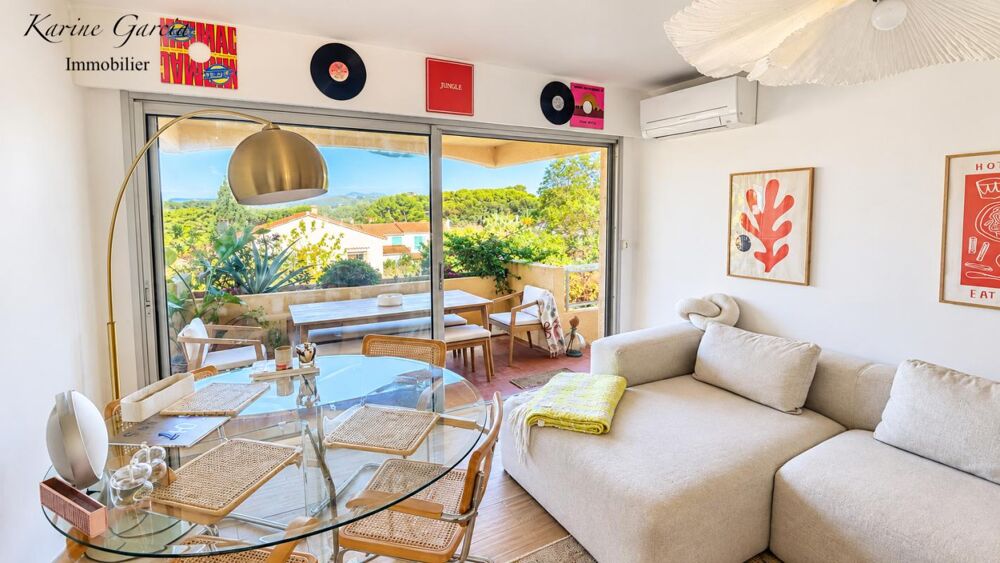Vente Appartement A QUELQUES MINUTES A PIED DU PORT DU BRUSC - APPARTEMENT DE TYPE 2 - CAVE - PLACE DE PARKING PRIVATIVE Six fours les plages