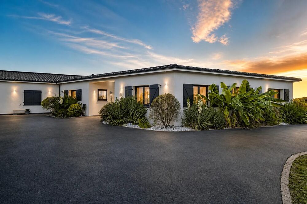 Maison de 8 pièces de 244 m² à Montauban