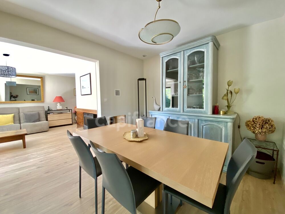 Vente Maison UZÈS – Maison de plain-pied T6 rénovée avec prestations haut de gamme, jardin et garage Uzes