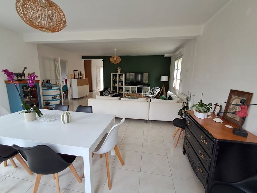 Location Maison Maison de 180m2 à louer sur Orgères Orgeres