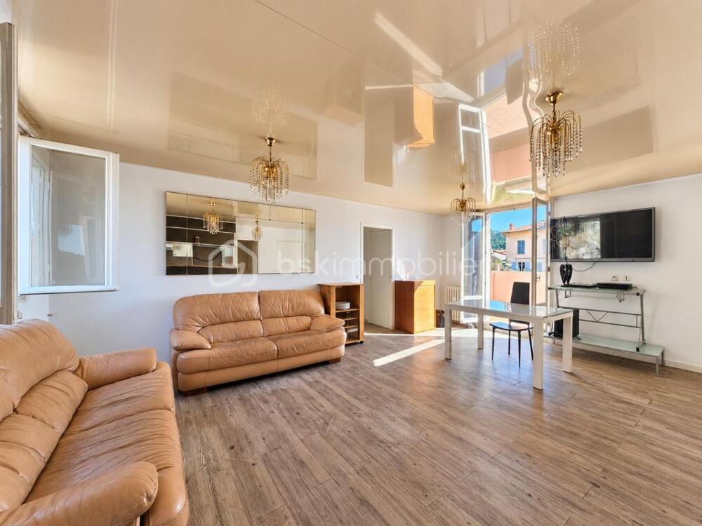 Vente Appartement Villefranche-sur-Mer – Dernier étage, grande terrasse, vue mer et fort potentiel Villefranche sur mer
