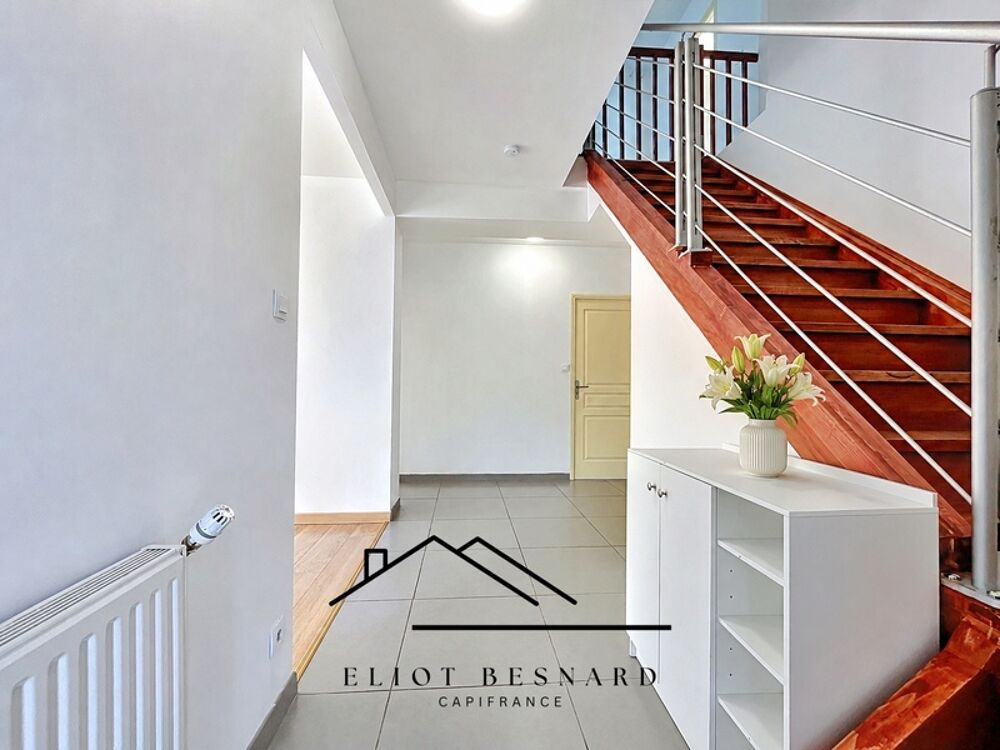 SITUÉE PROCHE DE MONDEVILLE, belle maison familiale 200 m2, 6 chambres avec vie de plain-pied, au calme écoles et commerces à pr