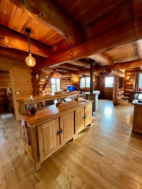   Chalet authentique de 144 m2 sur sous-sol Chalet - 4 pi�ce(s) - 144 m�