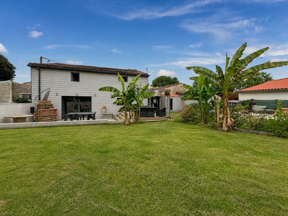 Maison 5 pièces 150 m² · à Thenac · 150 m² · 299 900 €