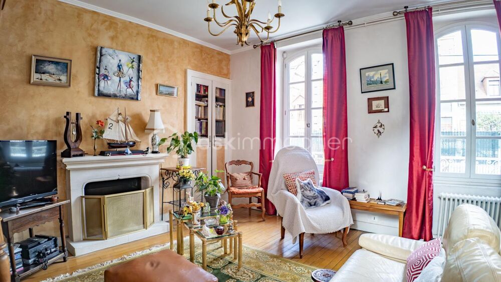 Maison bourgeoise (de ville) de caractère du début du 18e siècle au coeur de ville de NEVERS