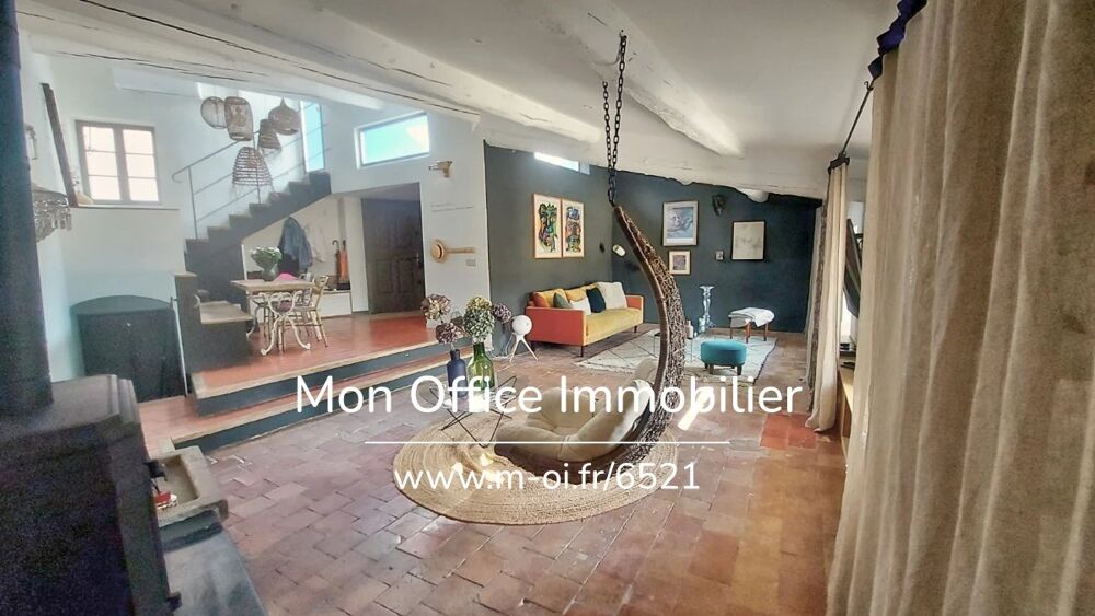 Référence : 6907-CCH - Maison de village avec terrasse