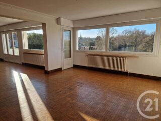  Maison à louer 8 pièces 194 m²