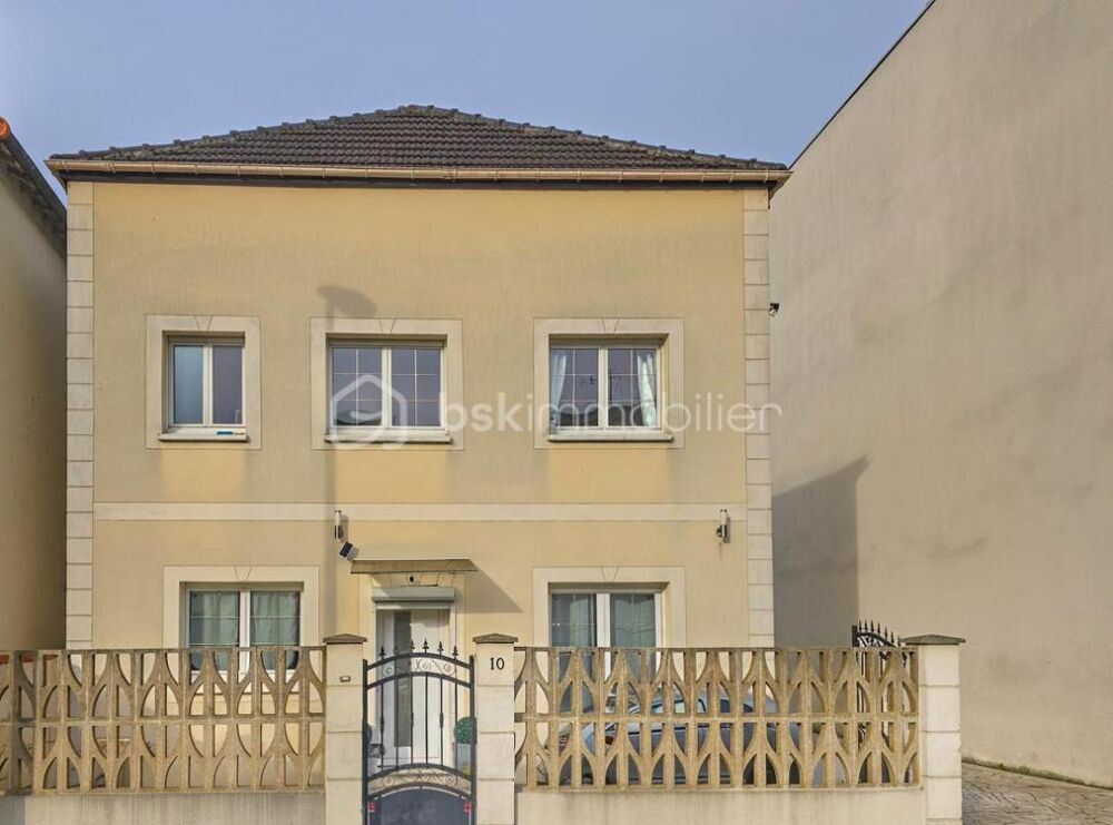 BONDY - HYPERCENTRE - AU CALME D'UNE IMPASSE - MAISON FAMILIALE DE 150 M2
