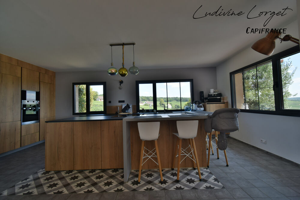 Proche Nogent-LArtaud (8min) Chezy-Sur-Marne (6min) Maison traditionnelle de 200 m² - Vue panoramique  5 chambres- Grande pièc