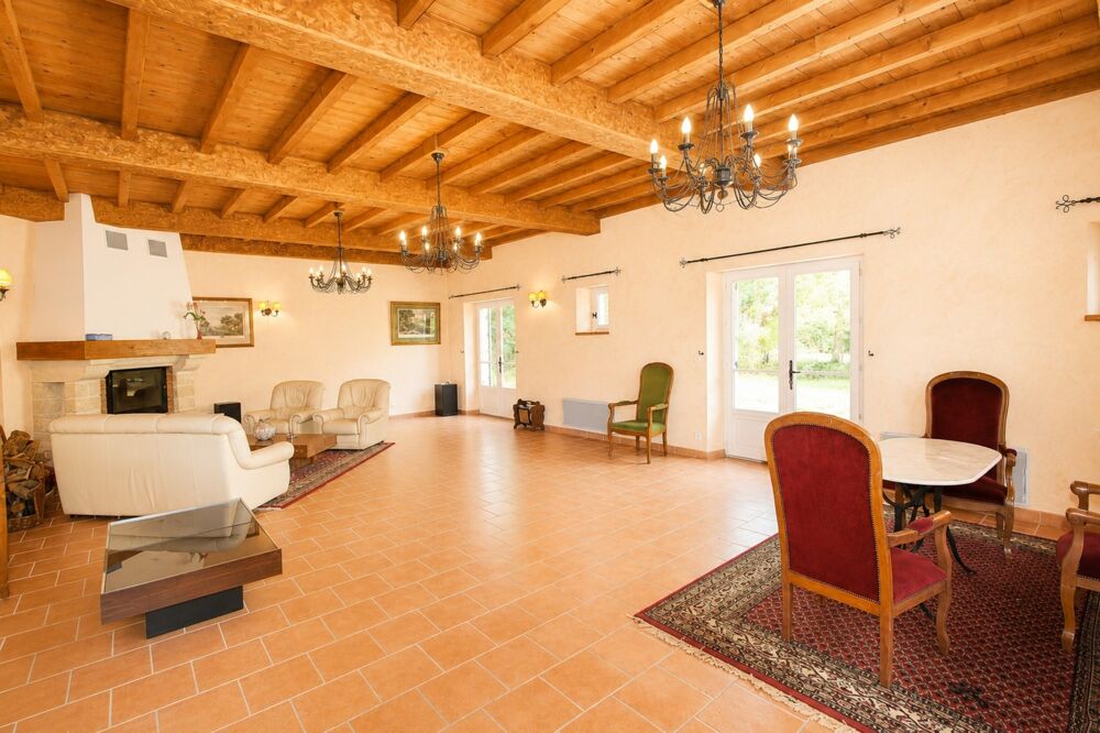 Vente Propriété/Château Propriété de caractère en pierre – 556 m² – Saint-Étienne-de-Serre Saint etienne de serre