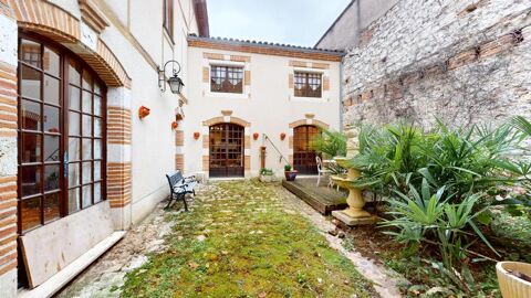   Maison spacieuse de 236 m� avec jardin fruitier � Valence Maison - 9 pi�ce(s) - 236 m�