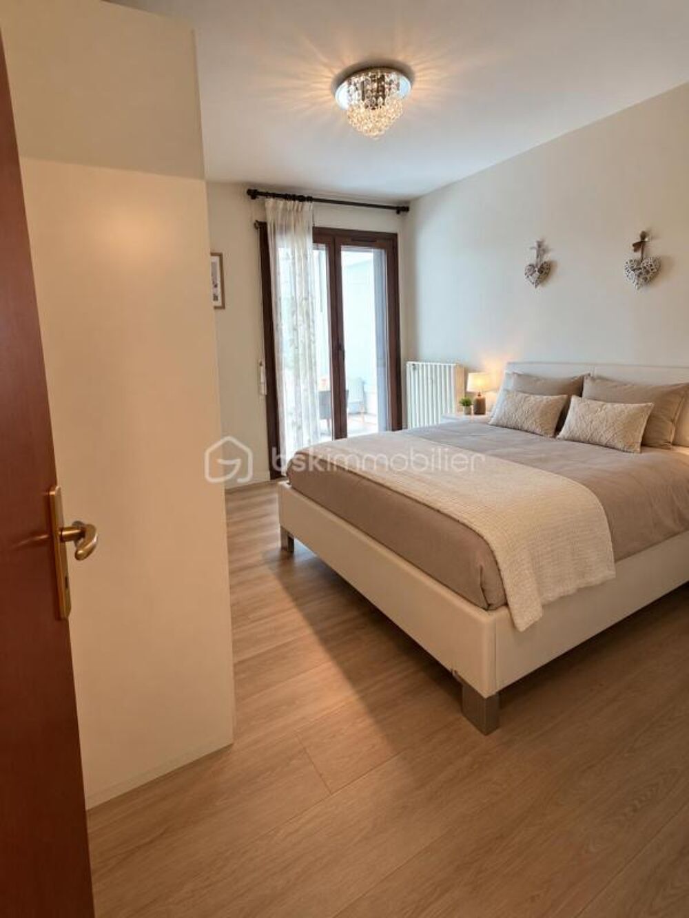 Vente Appartement HYERES CENTRE: APPARTEMENT T4 AVEC 3 CHAMBRES ET UNE GRANDE LOGGIA FERMEE Hyeres