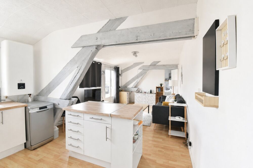Appartement rénové 2 pièces de 44,56 m² Montlhéry  Dernier étage- cabanon