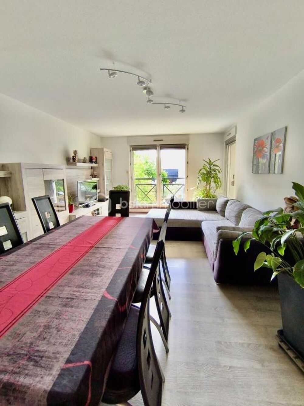 Vente Appartement Bel appartement 88 m2 - 1er étage avec ascenseur - 3 chambres - caves - box et parkings VE sous-sol Mulhouse
