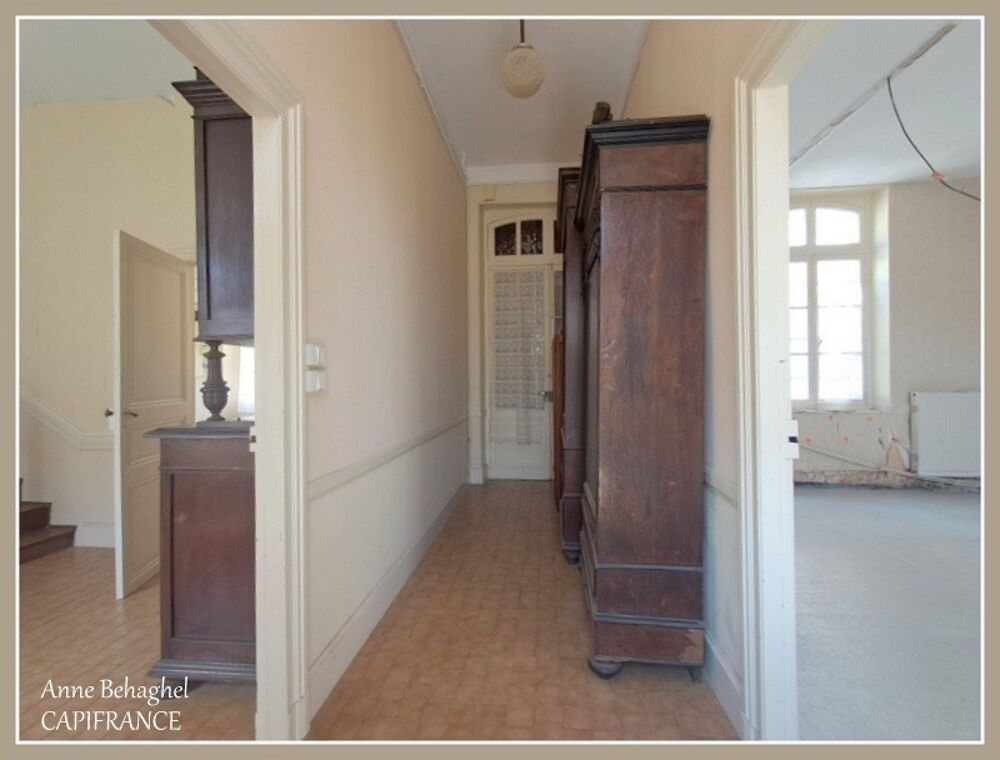 Maison de ville en pierre de 130m2 avec cour et préau- A rénover