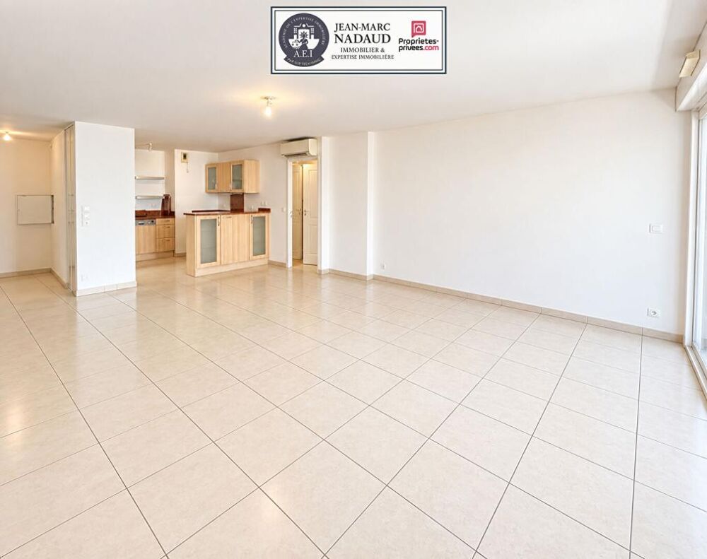 Vente Appartement Saint-Raphaël-Vieux Port -T4, 91m2 - grande terrasse - climatisation- 2 grands garages avec espaces de stockage Saint raphael