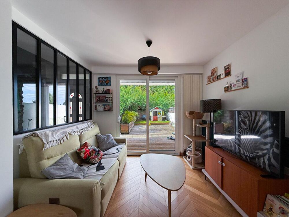 Maison familiale de charme entièrement rénovée de 80 m² - 4 pièces, jardin, 3 terrasses et dépendance aménageable