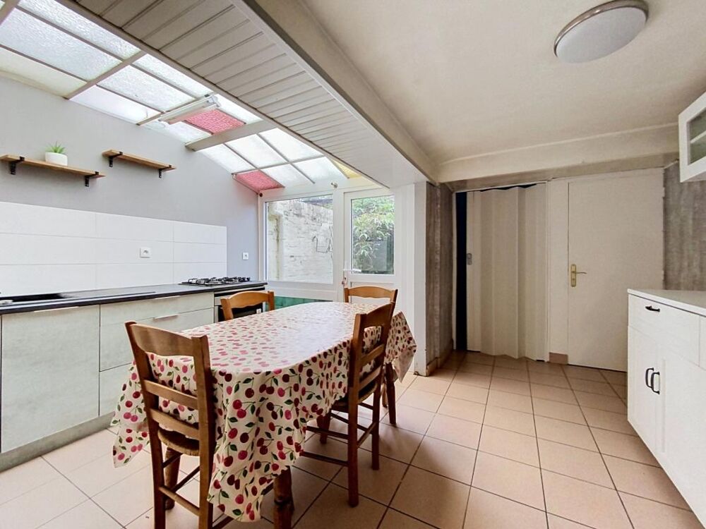 Vente Maison Maison ancienne avec cour, 3 chambres + bureau Armentieres