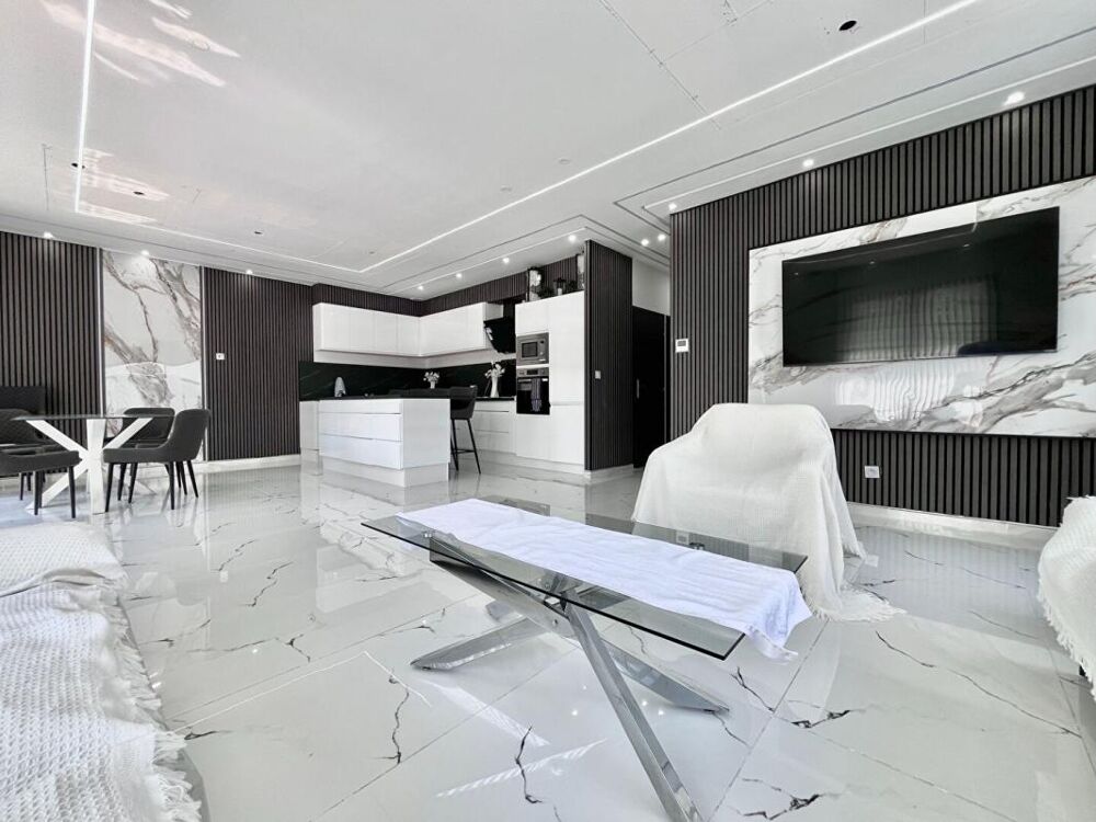 Magnifique maison de plain-pied de 102 m² de style contemporaine sur un terrain 3 faces de 299 m²