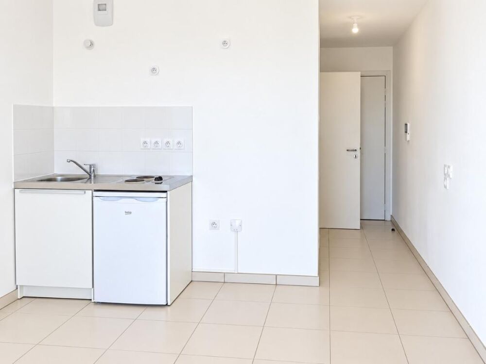Location Appartement T1 avec parking et terrasse à Marseille Marseille 9