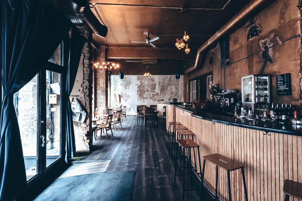   A saisir l'une des plus belles affaires du secteur Lyon 9 !!! Fond de commerce Bar restaurant licence IV 