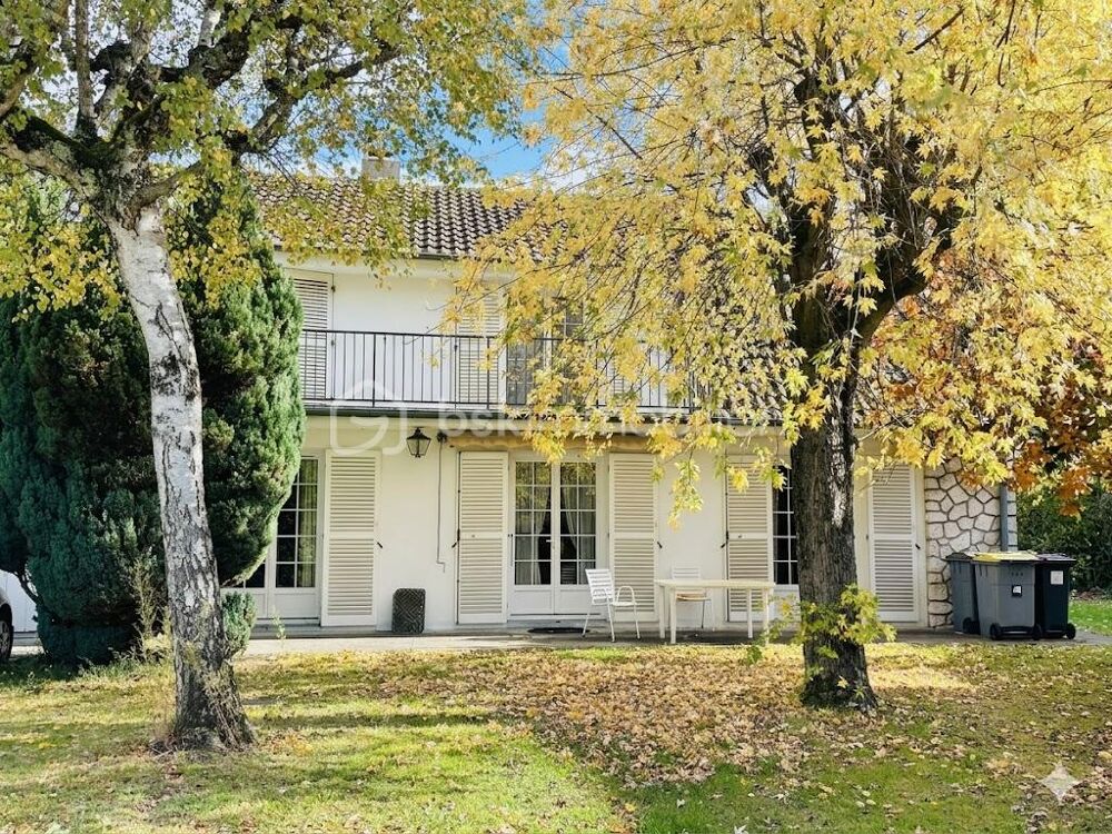 Vente Maison À découvrir sans tarder : charmante maison familiale idéalement située au centre de Bois-le-Roi ! Bois le roi