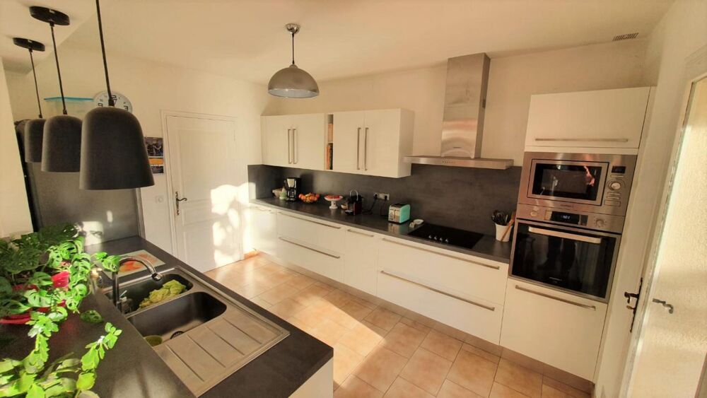 Belle villa de 200m² proche village