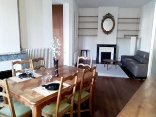  Appartement à louer 3 pièces 105 m²