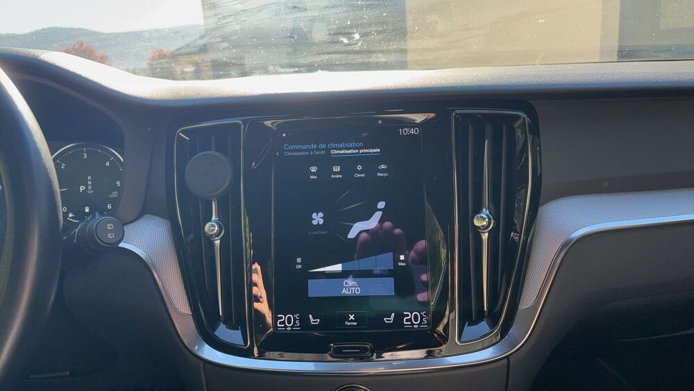 V60 2.0 D4 190 Mild Hybrid Geartronic R-Design 2021 occasion 88200 Remiremont