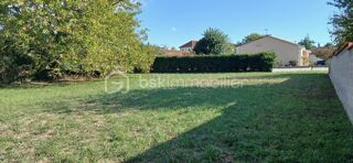 Vente Terrain Terrain constructible viabilisé La couronne