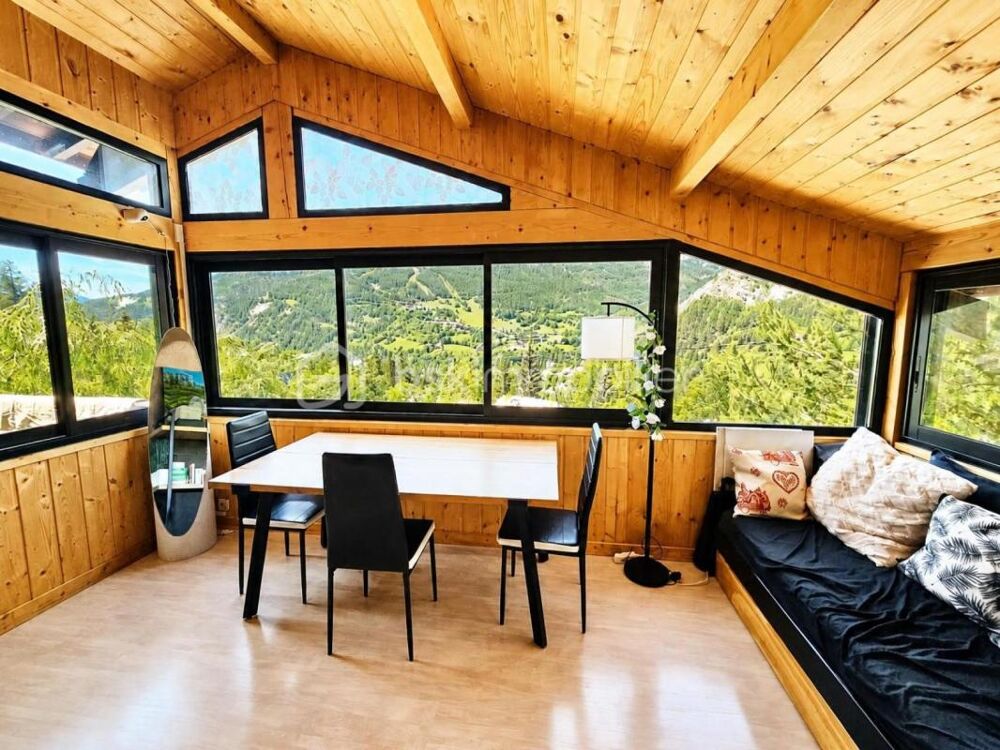 Allos - Chalet individuel  80 m²  Vue imprenable sur le Seignus