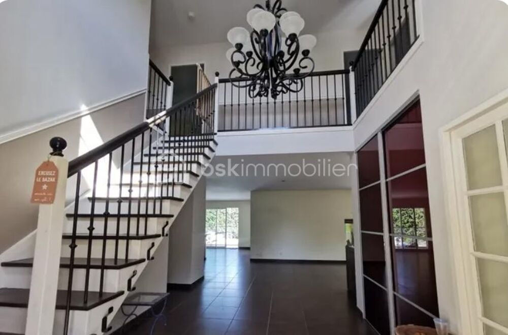 Villa familiale 9 pièces  230 m²  La Verpillière