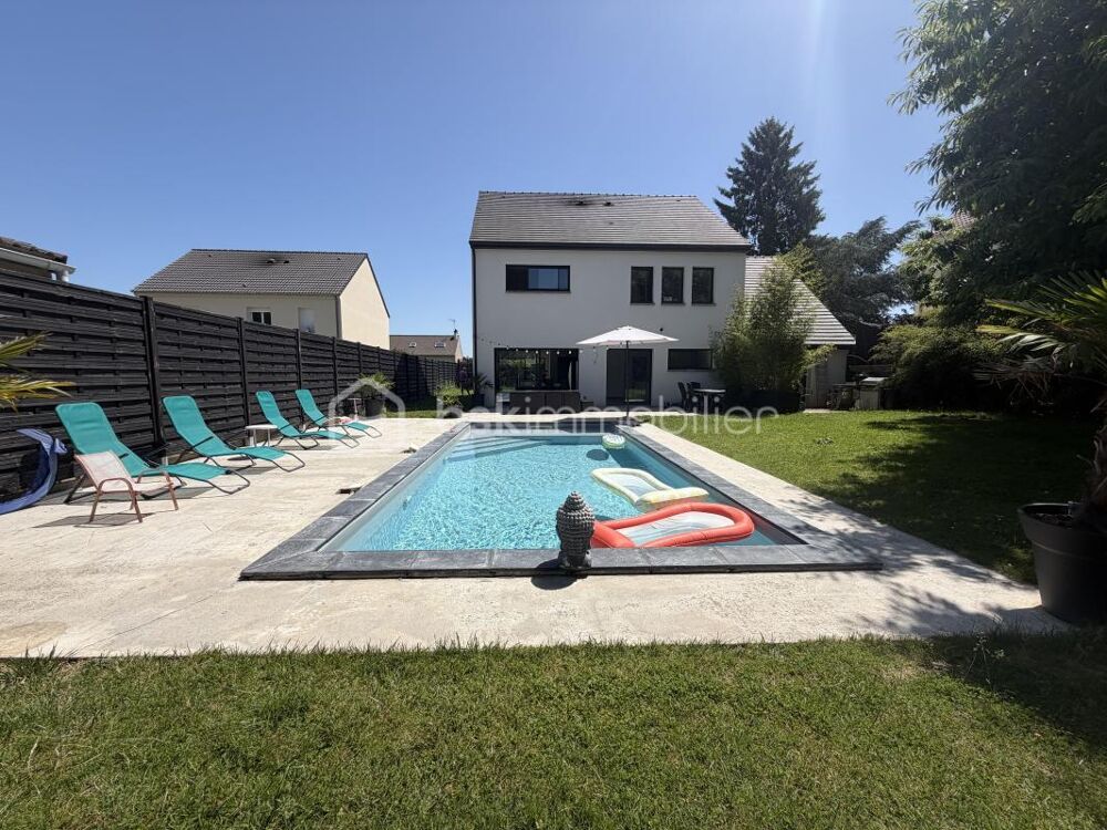 Maison dexception contemporaine 208 m²  Piscine chauffée  Prestations haut de gamme