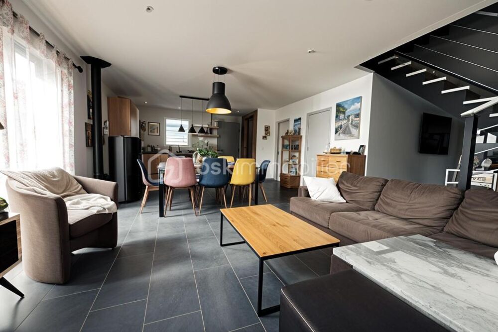 MAISON 4 CHAMBRES / GARAGE / PROCHE BOURG