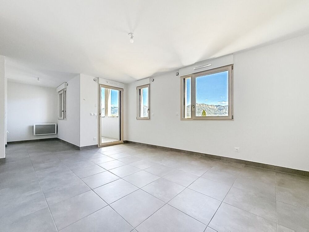 Meythet  T1 récent avec balcon