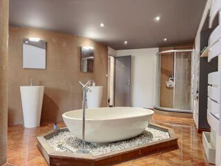  Maison � vendre 9 pi�ces 300 m�