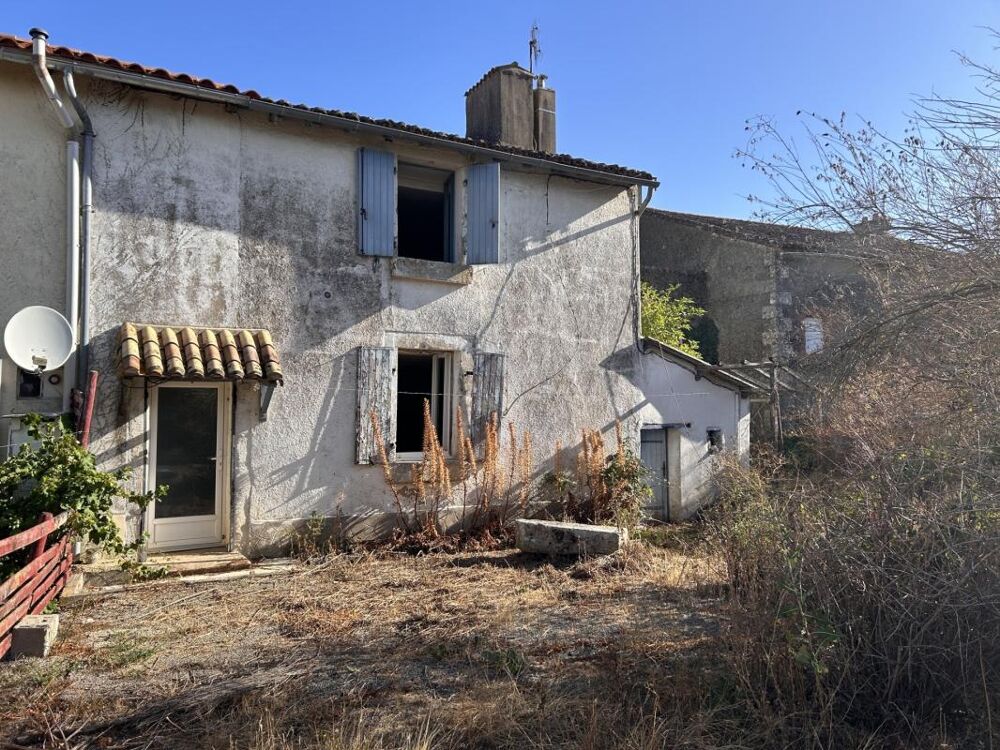 Vente Maison ENSEMBLE IMMOBILIER A RESTAURER (3 LOGEMENTS et une DÉPENDANCE) , CENTRE BOURG, JARDIN, PROCHE ÉCOLE Chantecorps