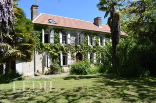  Propriété/château à vendre 10 pièces 380 m²