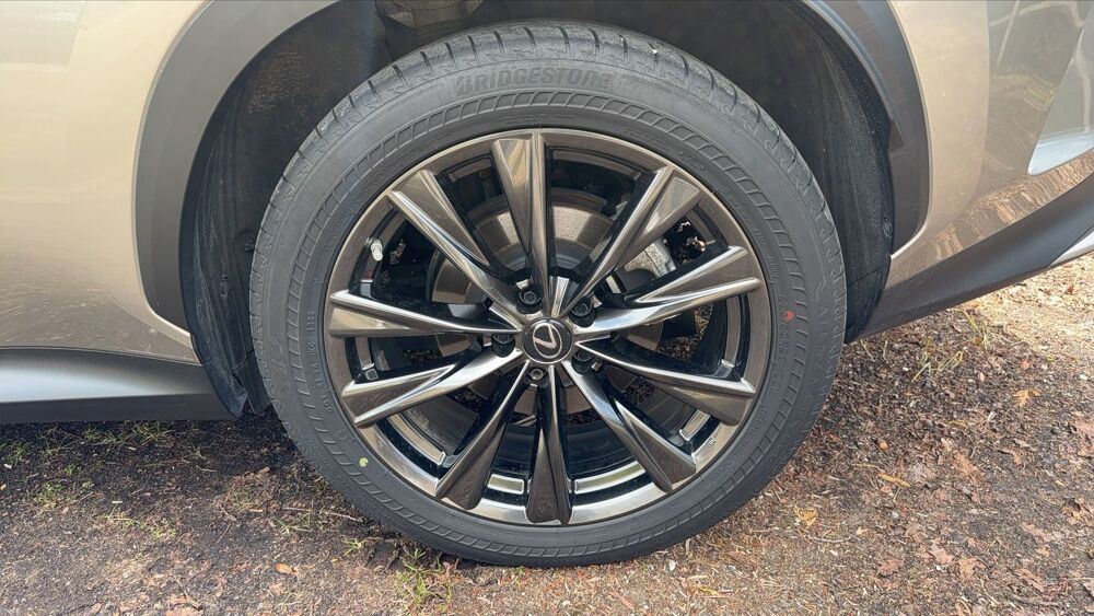 NX 2.5 VVT-i 450h+ 309 Plug in Hybrid AWD E-CVT F Sport Executi 2022 occasion 60260 Lamorlaye