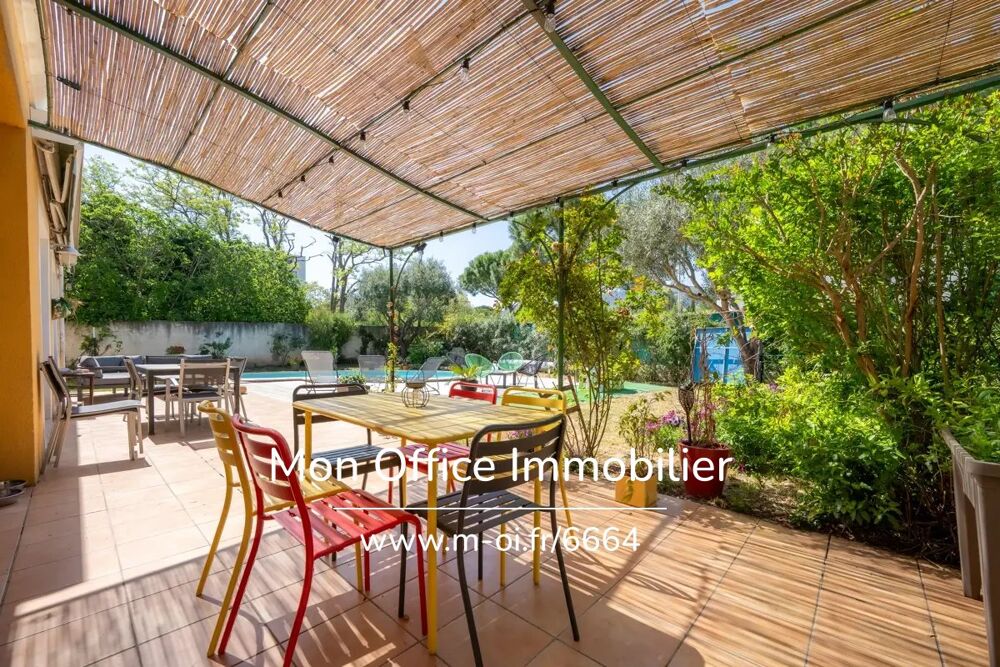 Référence : 6664-NZW - Maison 4 chambres - piscine, jardin, garage
