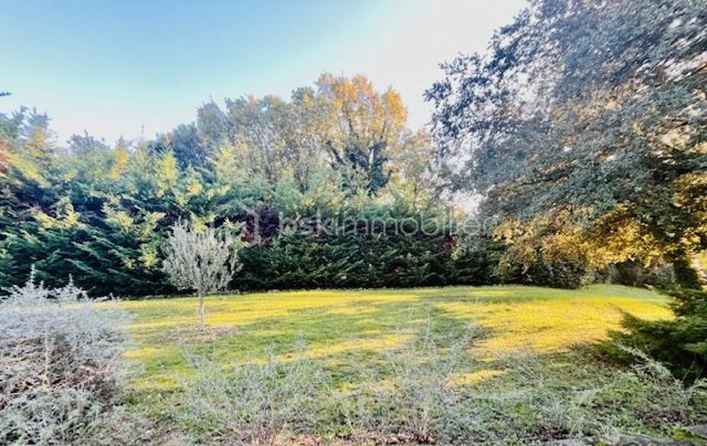à vendre  Propriété/château Ménerbes (84560)