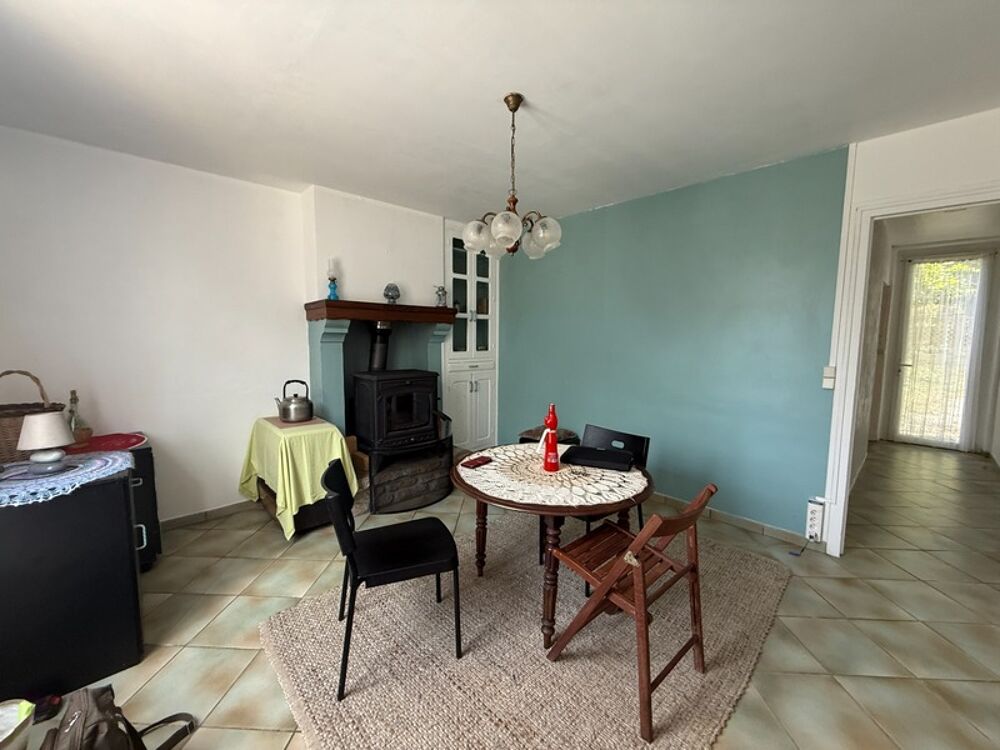 Longère en pierre 90m², sur terrain de 2379m² 69 990 €
