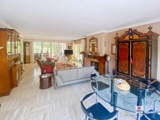  Propri�t�/ch�teau � vendre 13 pi�ces 390 m�