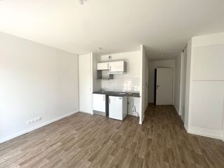  Appartement à louer 1 pièce 28 m²