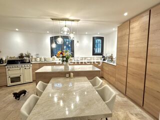  Villa � vendre 9 pi�ces 230 m�