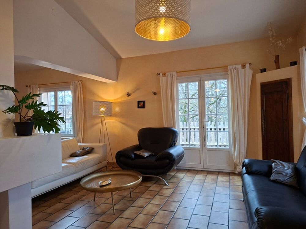 A vendre: Maison familiale 220m² avec dépendance  Aiglun (04)