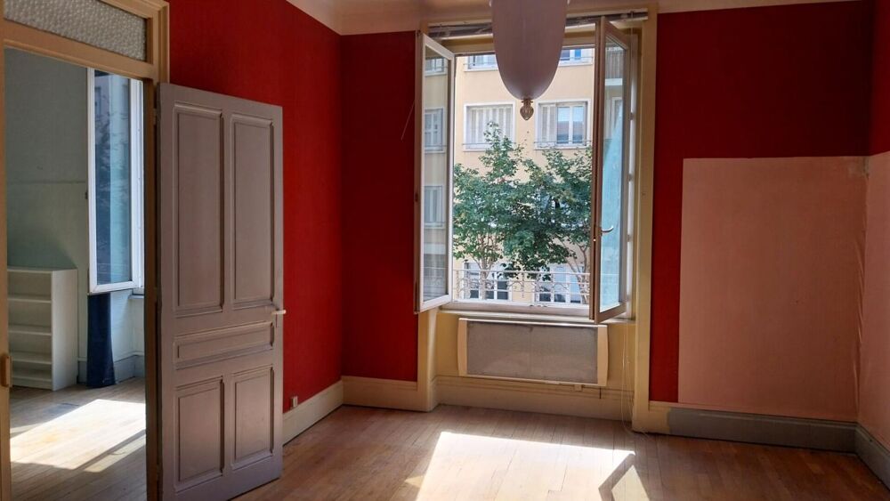 Vente Appartement Exclusivité : 3 pièces de 75 m² à fort potentiel à Villeurbanne Hyper-centre Villeurbanne