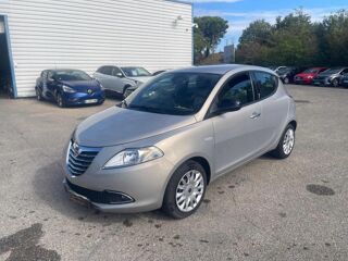 Ypsilon 1.2 8v 69ch Gold 2016 occasion 84700 Sorgues