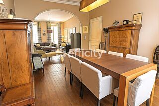  Maison � vendre 9 pi�ces 304 m�